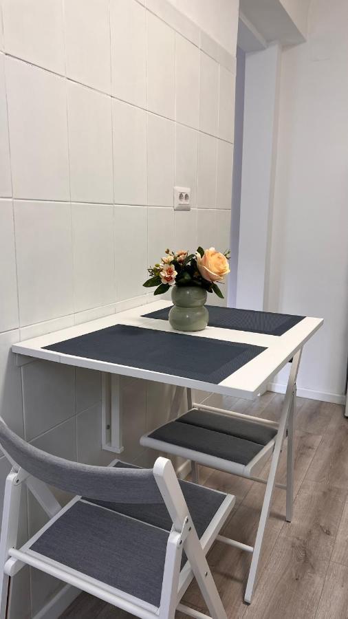 Cotroceni Studio Apartment บูคาเรสต์ ภายนอก รูปภาพ